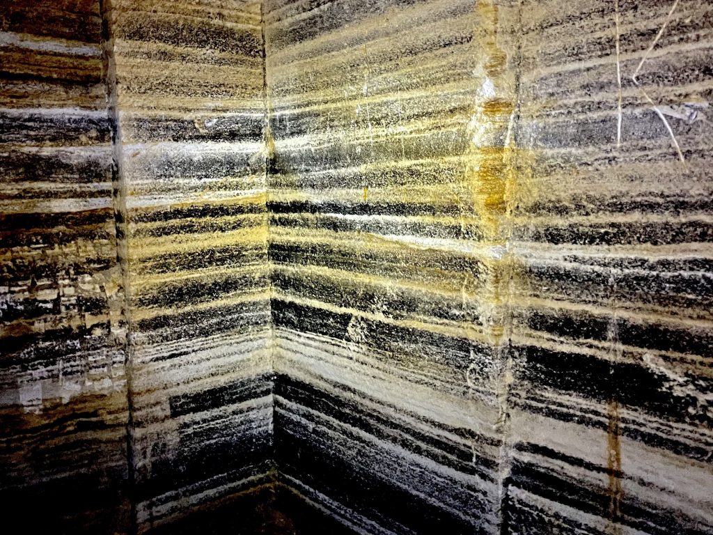 Катакомби колонистів