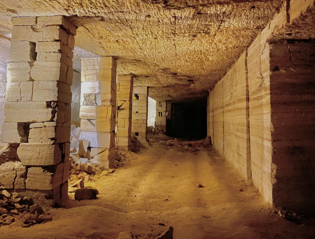 Катакомби колонистів